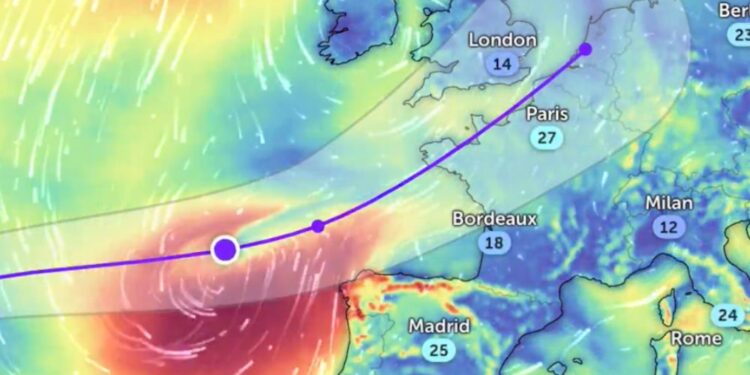V Atlantskem oceanu nastali trije orkani, eden se pomika proti Evropi