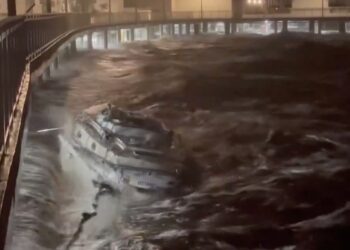 Orkan Milton opustošil Florido: Dva milijona brez elektrike, potrjene smrtne žrtve (VIDEO)