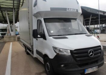 Policija prijela tihotapca: 12 Turkov iskalo nezakonit vstop v Slovenijo (FOTO)