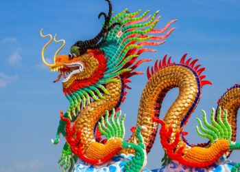 Kitajski horoskop: Leto kače 2025 bo ključno za teh 5 znamenj