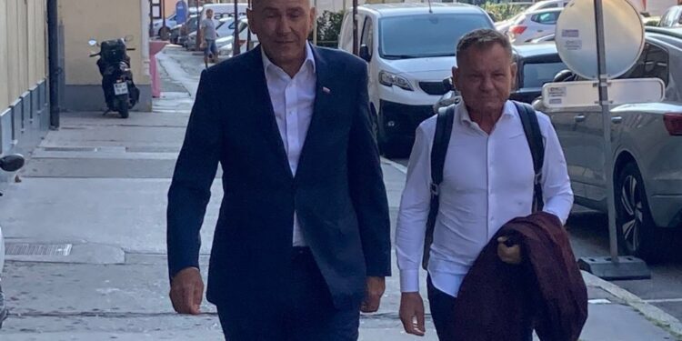 Janša pred sodiščem: Ali je šlo za obrekovanje ali svobodo govora?