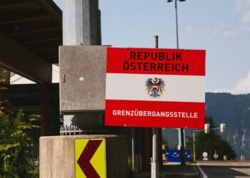 Konec prostega prehoda? Avstrija napoveduje daljši nadzor na meji s Slovenijo