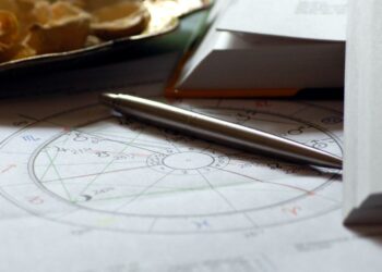 Oktober 2024 prinaša pozitivne spremembe: preverite, kaj vam zvezde obljubljajo