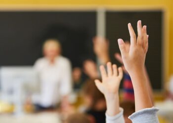 Otroci bojkotirali pouk zaradi problematičnega učenca: Zagrebški osnovnošolci znova v klopeh