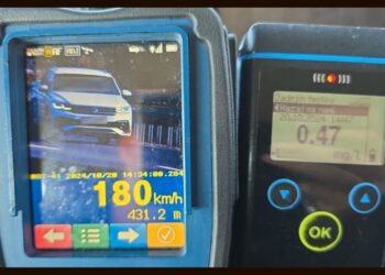 Divjanje na slovenskih cestah: Vozil 180 km/h z otrokoma in pod vplivom alkohola (FOTO)