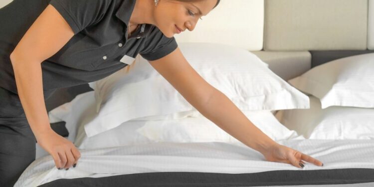 Čistilka v Italiji nehote zavrgla 50.000 evrov vredno vzmetnico