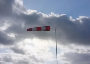 Čaka nas pretežno oblačen petek, dež na poti