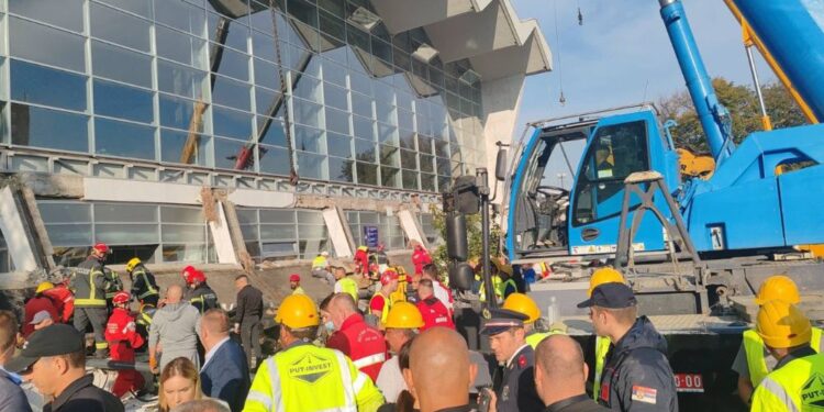 Črni petek za Srbijo: Nesreča na železniški postaji v Novem Sadu terjala osem življenj (VIDEO)
