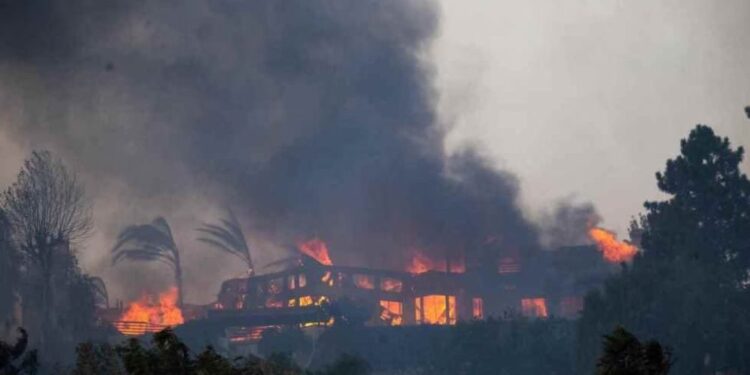 Je Epsteinov seznam razlog za požare v Kaliforniji?