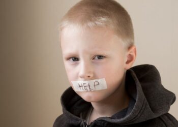 Hišne preiskave razkrile posnetke spolnih zlorab otrok