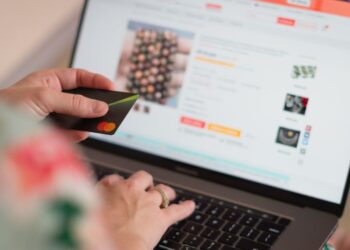 Vse o vračilih pri spletnih nakupih: Pozor na izjeme!