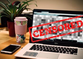 Mattel priznal napako: Na škatli za lutko Wicked povezava do strani za odrasle