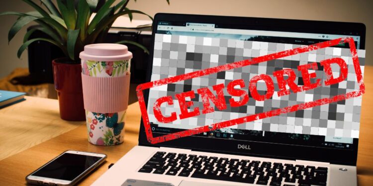 Mattel priznal napako: Na škatli za lutko Wicked povezava do strani za odrasle