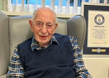 Umrl je John Tinniswood, najstarejši moški na svetu