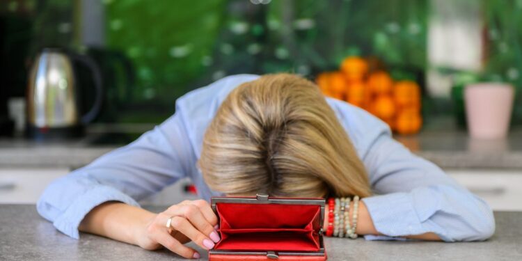 Finančne težave postajajo globalna realnost: Kakšno je stanje pri nas?