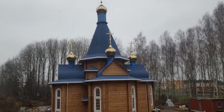 Ruska cerkev na Švedskem: Kraj čaščenja ali središče za zbiranje informacij?