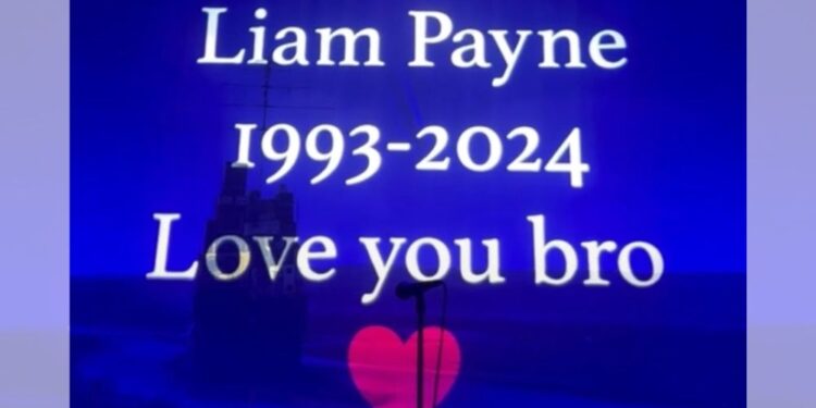 Zayn Malik z žalostnim poklonom Liamu Paynu na začetku svoje nove turneje (FOTO)