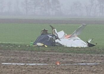 Tragedija v Gančanih: Strmoglavljenje letala terjalo vsaj tri življenja (FOTO)