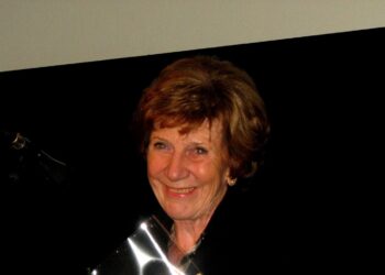 Poslovila se je pionirka podnaslovnega prevajanja v Sloveniji: Umrla je Ani Bitenc