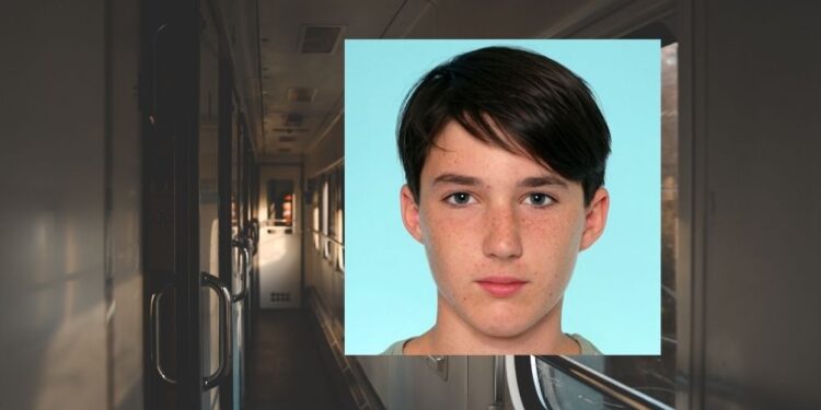 Pogrešan je 16-letni Matej: Sporočil je, da je na poti domov, vendar tja ni prišel (FOTO)