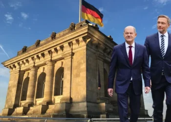 Razpad nemške vlade, Olaf Scholz odpustil finančnega ministra