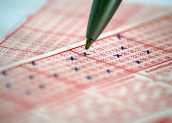 Milijonski Loto dobitek v Celju: Kdo je skrivnostni srečnež?