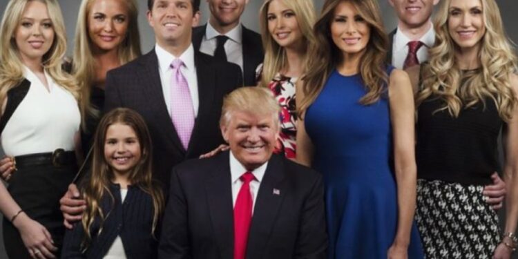 Trumpova dinastija: Kdo so člani družine, ki vodijo Ameriko?