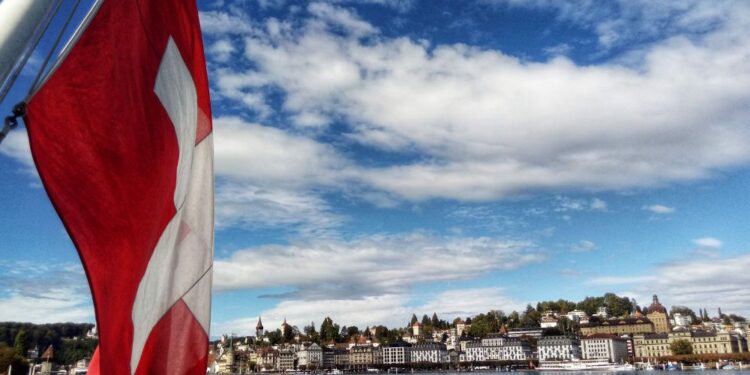 Luzern, biser Švice, postavlja omejitve za množični turizem