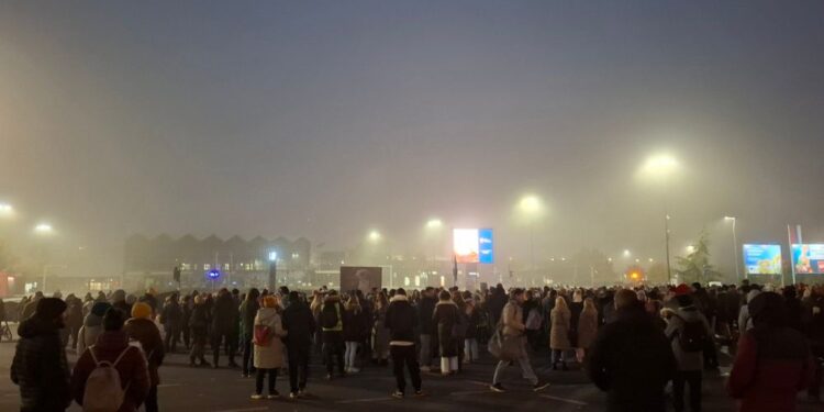 Blokada križišča v Novem Sadu: Protesti proti neukrepanju vlade