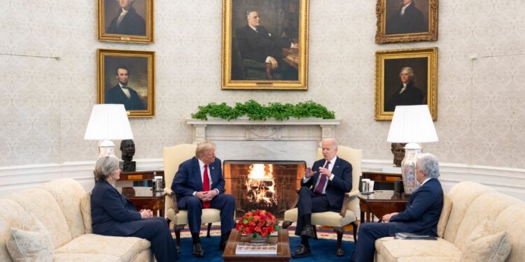 Trumpova vrnitev v Belo hišo – brez Melanie in z novim političnim načrtom!