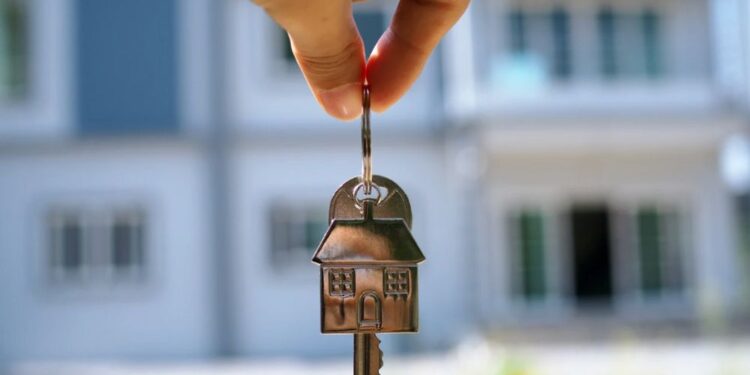 Kako dolgo morate delati za nepremičnino? Slovenija na repu Evrope