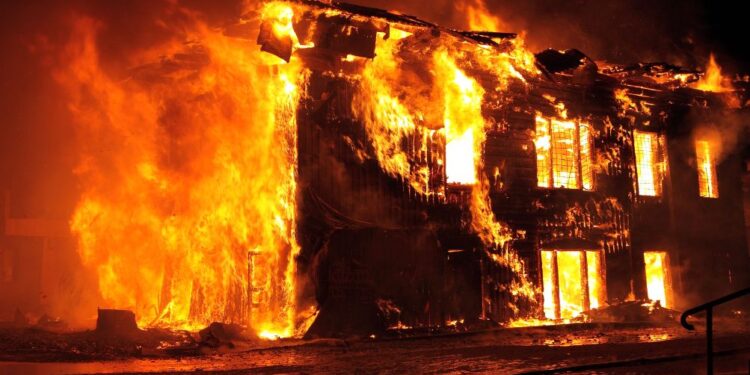 Na božič v Mariboru zagorelo stanovanje