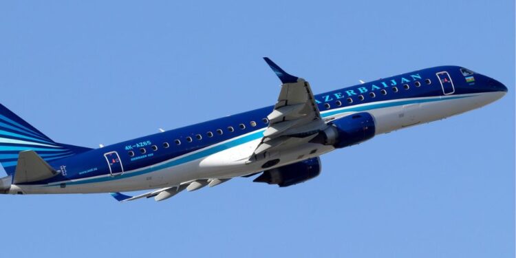 Potniško letalo strmoglavilo: Bitka za življenja se nadaljuje (VIDEO)