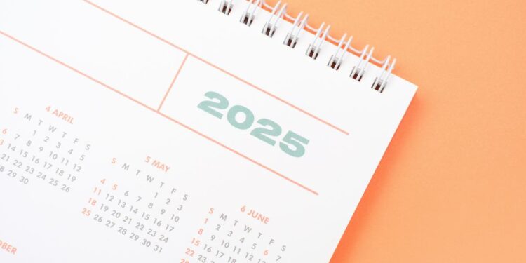 Kdaj si lahko privoščite podaljšan vikend v letu 2025?