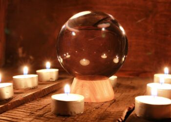 Nostradamus napoveduje leto preizkušenj in novih začetkov