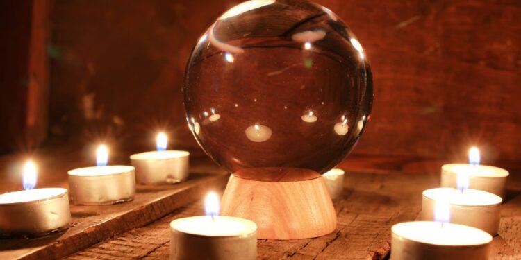 Nostradamus napoveduje leto preizkušenj in novih začetkov