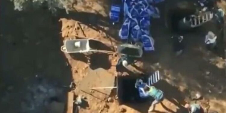 Droga med bananami in pod zemljo: v Evropo tihotapili več ton kokaina