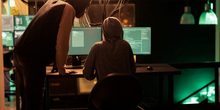 Nova prevara s spletno banko: NLB opozarja na lažna sporočila