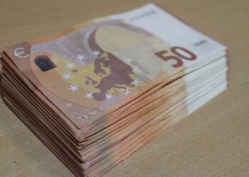 Na mejnem prehodu Obrežje odkrili ponarejenih 62 bankovcev po 50 evrov