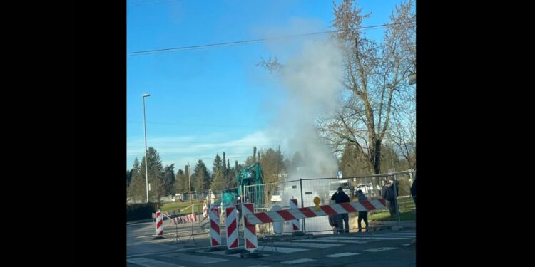 Okvara vročevodnega omrežja povzroča težave z ogrevanjem v Ljubljani (FOTO)