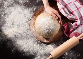 “Če nimajo za kruh, naj pečejo doma”: Izjava ministra razburila Hrvaško (VIDEO)