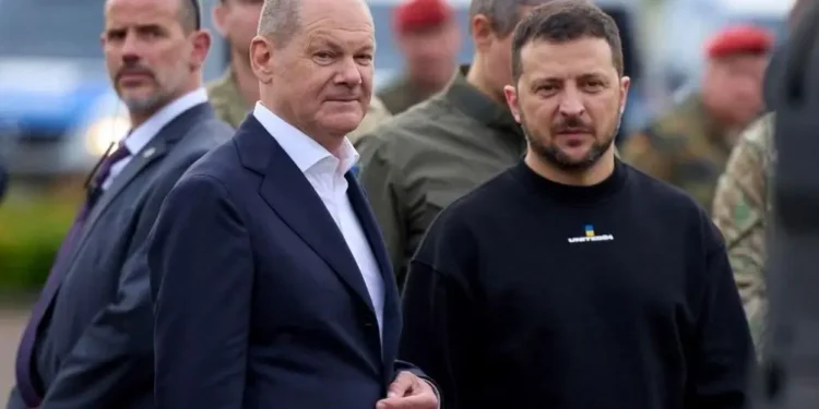 Nepričakovan obisk nemškega kanclerja Scholza v Kijevu (VIDEO)