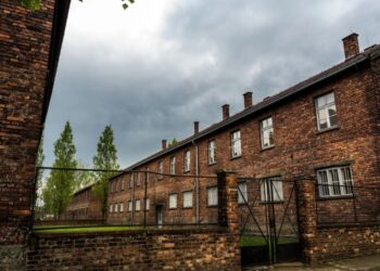 80 let od osvoboditve Auschwitza: Spomin na milijon žrtev