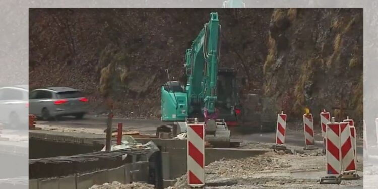 Obnova ceste na Koroškem se vleče, domačini nezadovoljni