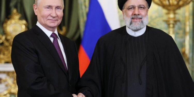 Putin širi zavezništva: Po Severni Koreji zdaj še sporazum z Iranom