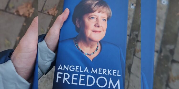 Avtobiografija Angele Merkel podira rekorde