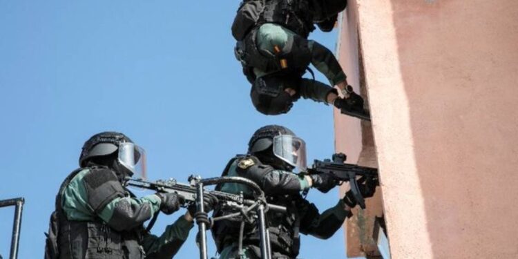 V Španiji prijeli 25 tihotapcev: Kokain, gotovina in luksuzni avtomobili zaseženi (VIDEO)