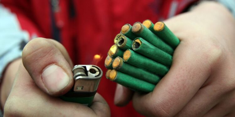 Raketa poškodovala otroka, zaseg več kot 360 petard na Blejski Dobravi