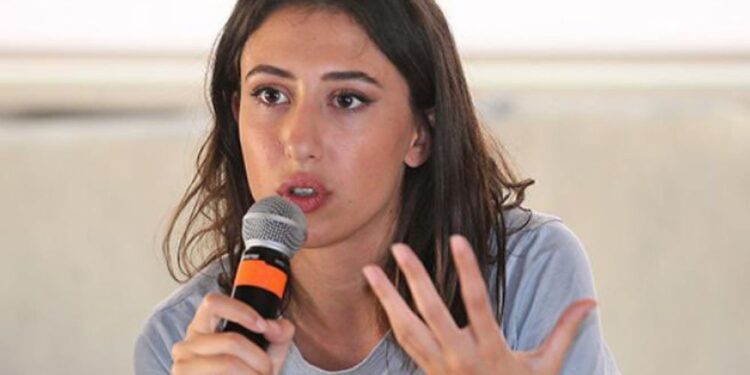 Italija zahteva izpustitev novinarke pridržane v Iranu