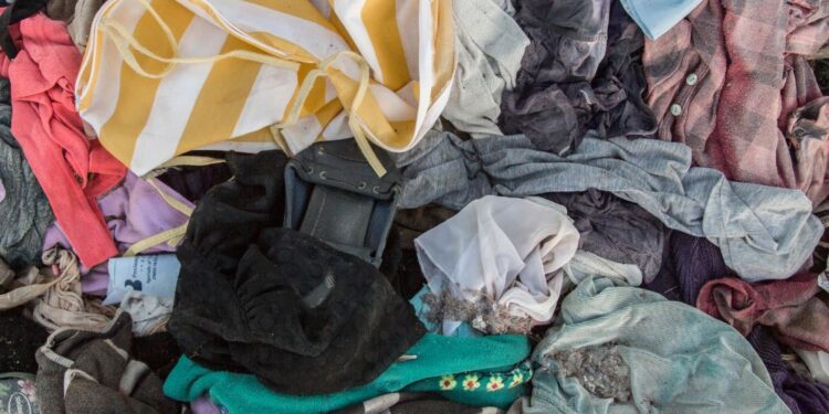 Kaj narediti s starimi oblačili? Od 1. januarja v veljavi nova pravila